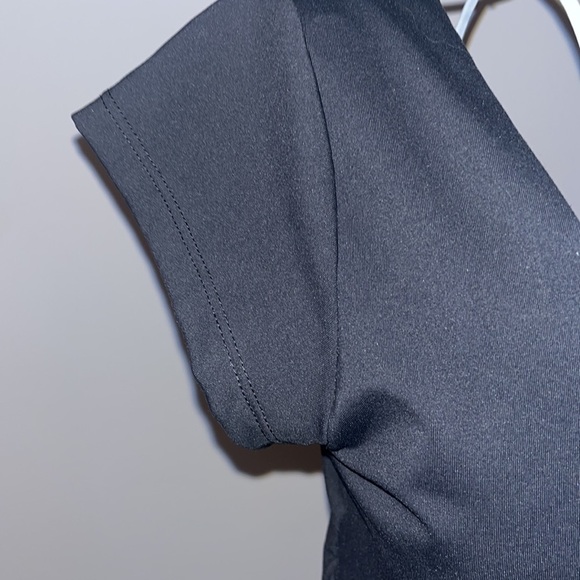 Mono b Women's Black Cap Sleeve Knot Front Athletic Top Size L - Picture 5 of 9